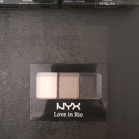 NYX Eyeshadow, Love in Rio, no tan lines allowed - Picture 2 of 3